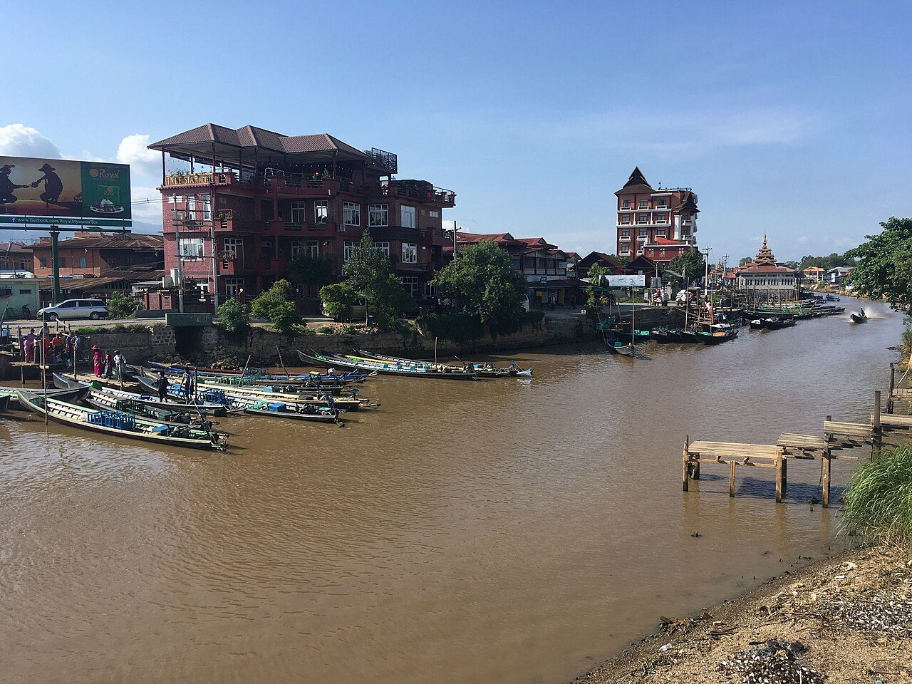 El canal que conecta Nyaung Shwe con el lago Inle