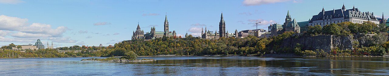 Vista de la Colina del Parlamento, uno de los imprescindibles que ver en Ottawa