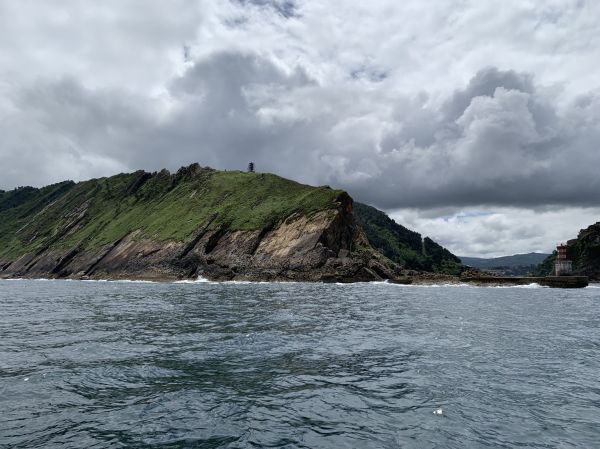 Vista del puerto de Pasajes de San Juan, una de las estampas más bonitas que ver en Pasajes