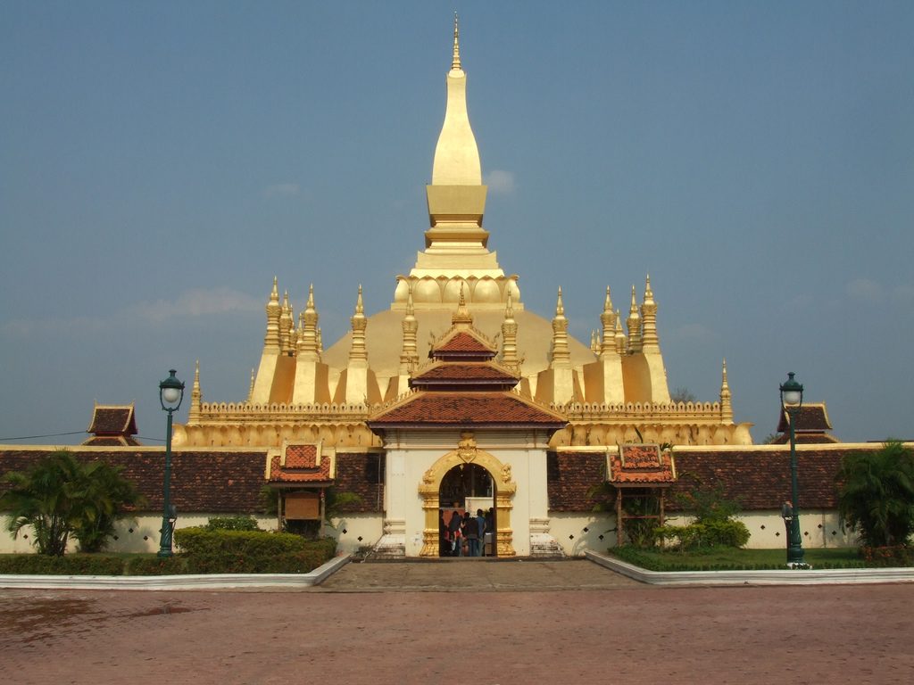 La estupa dorada Pha That Luang, imprescindible que ver en Vientián