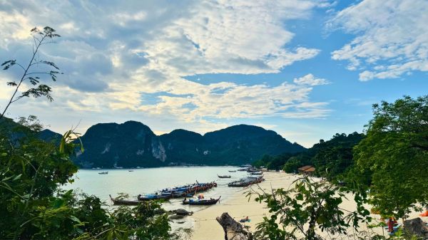 Excursión a las islas Phi Phi, una de las escapadas favoritas desde Ko Lanta Yai