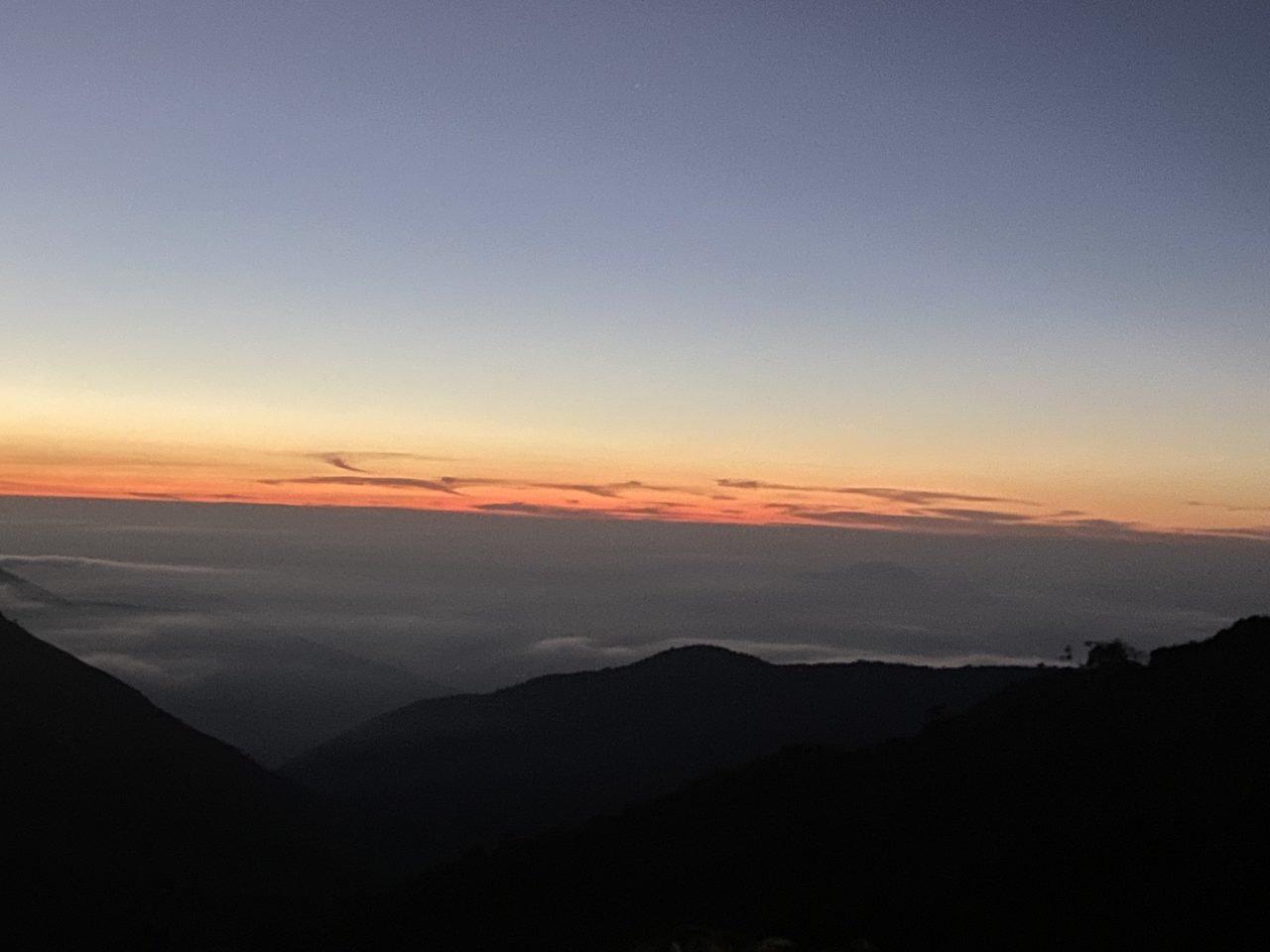 Amanecer sobre los Annapurnas desde Poon Hill, la excursión más recomendable cerca de Pokhara