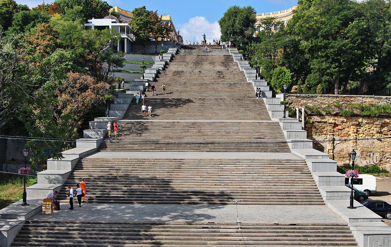 Las escaleras de Potemkin, uno de los grandes iconos que ver en Odesa.