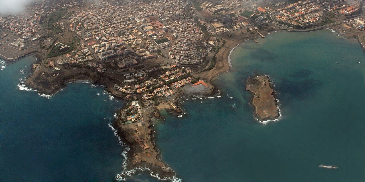 Vista general de Praia, capital de Cabo Verde y punto de partida para ver la isla de Santiago