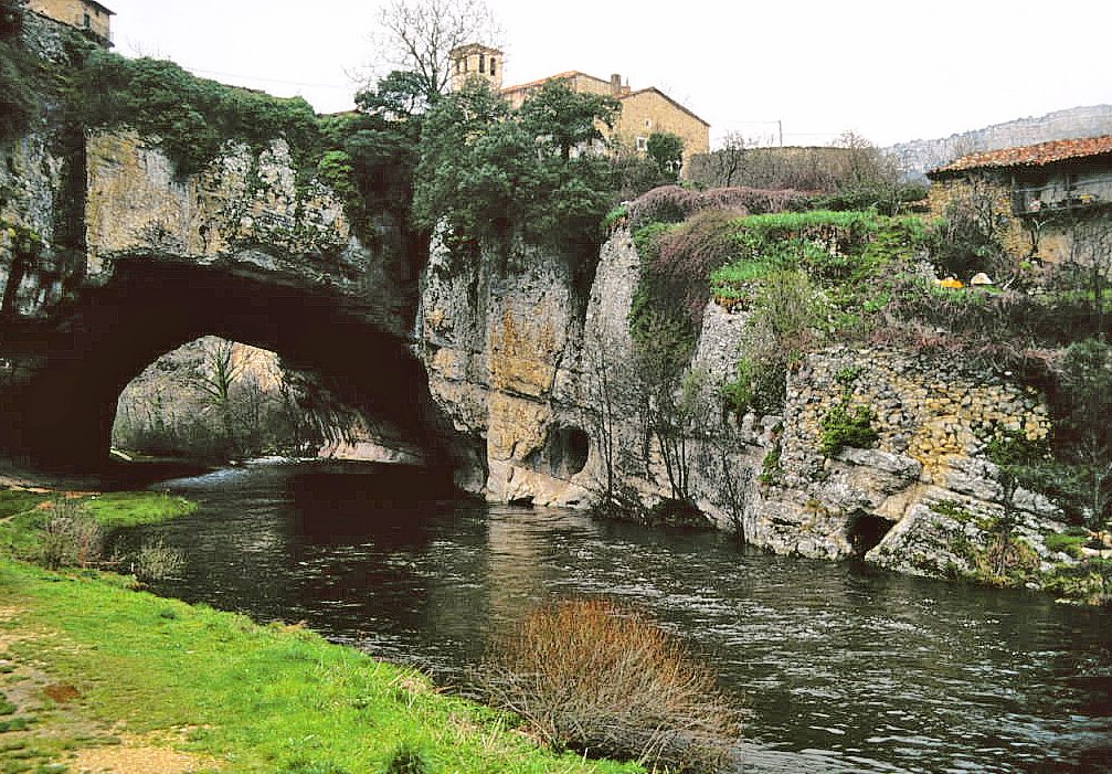 Puentedey, una de las excursiones imprescindibles cerca de Espinosa de los Monteros