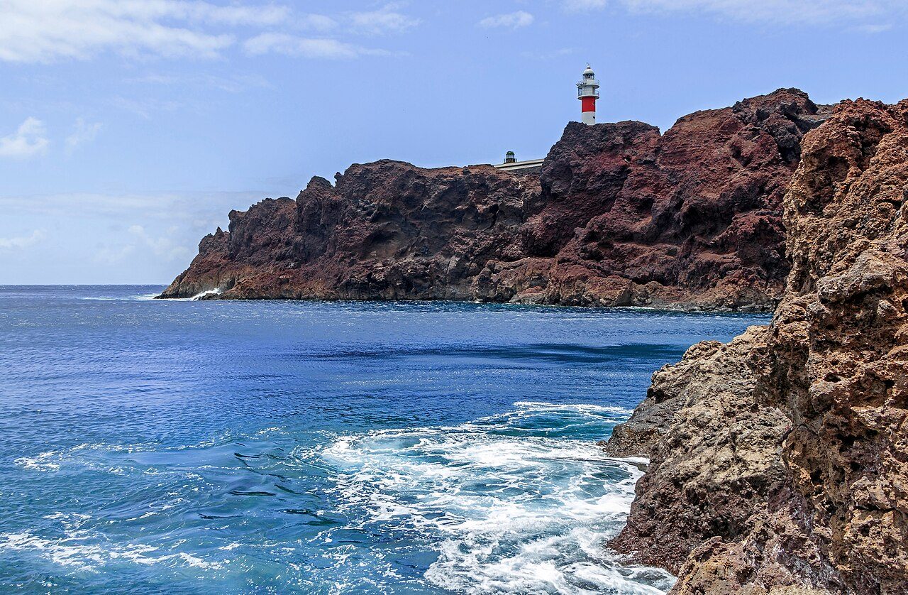El faro de Punta de Teno, imprescindible de qué ver en Buenavista del Norte