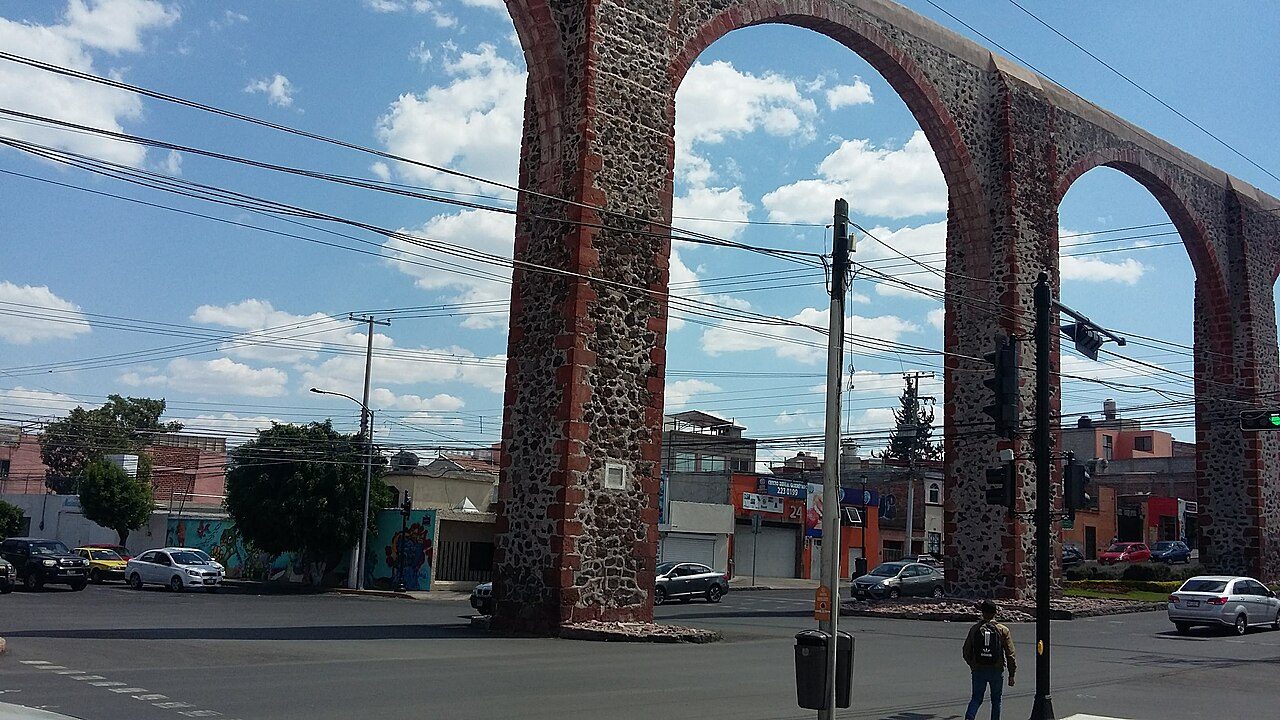 El acueducto es una parada obligada al ver qué ver en Santiago de Querétaro