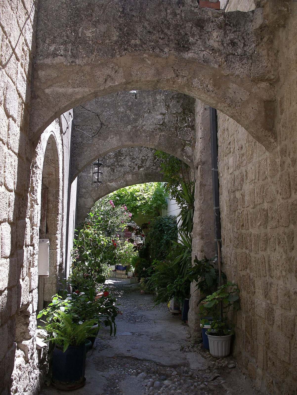Callejuelas medievales de la Ciudad Vieja, lo esencial de qué ver en Rodas