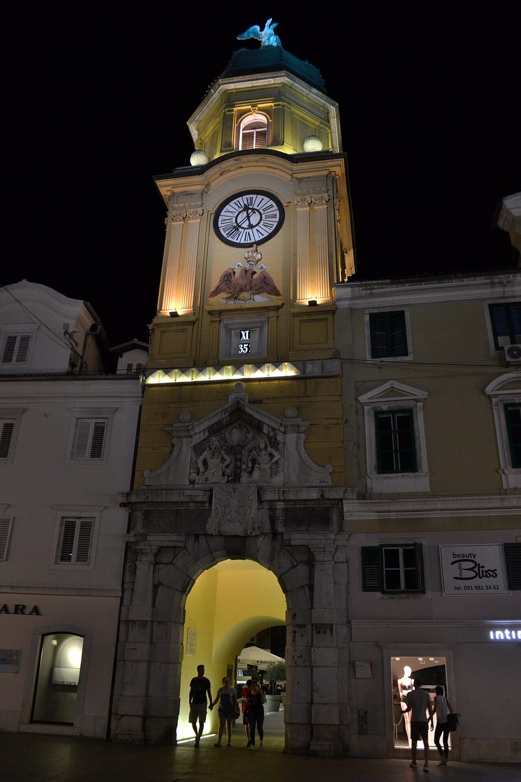 El Korzo, la calle peatonal donde entender qué ver en Rijeka y su ambiente local