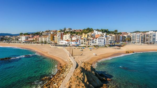 Sa Palomera y la playa, una estampa clásica que ver en Blanes