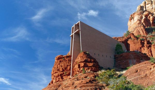 Senderismo entre cañones, uno de los mejores planes de qué ver en Sedona