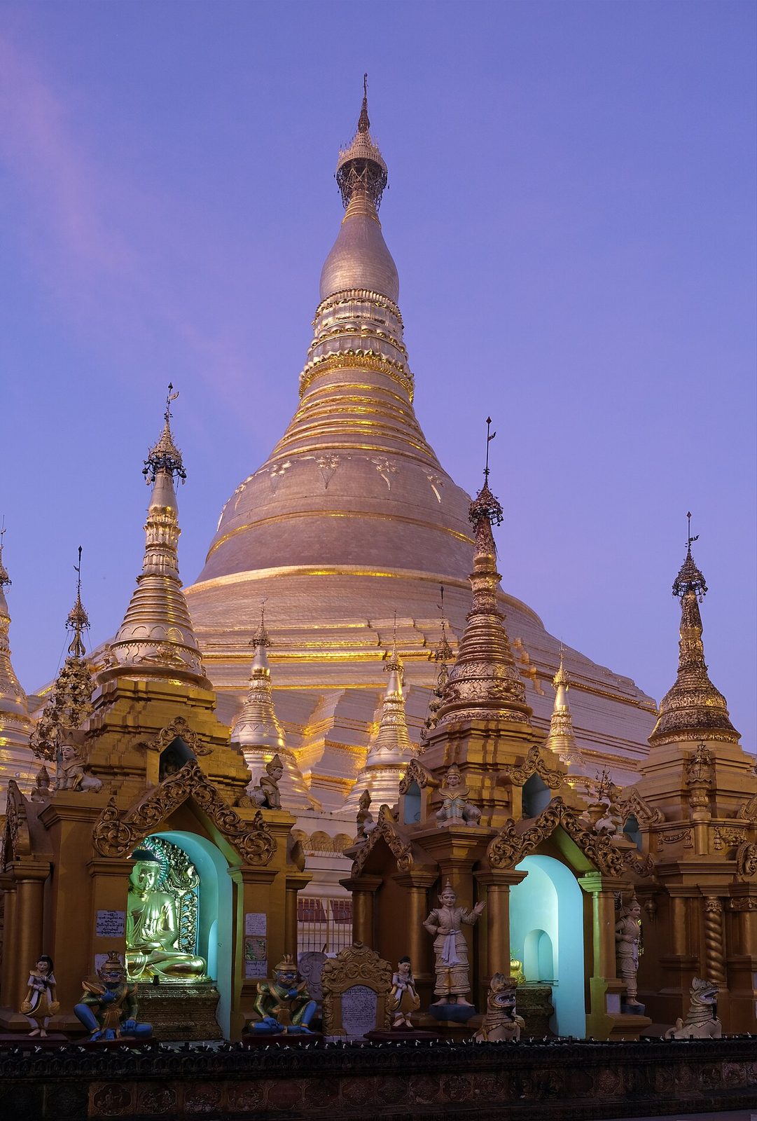 La pagoda Shwedagon, parada obligada de qué ver en Rangún
