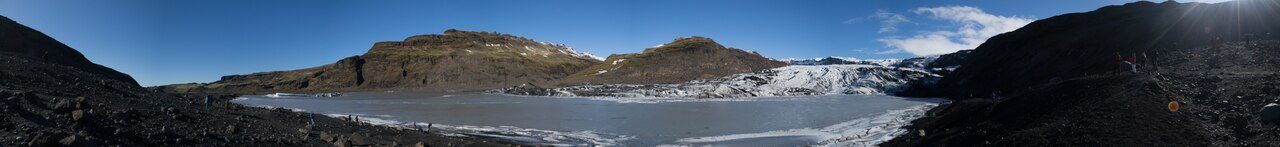 Qué ver en Solheimajokull: la lengua glaciar con sus vetas de ceniza volcánica