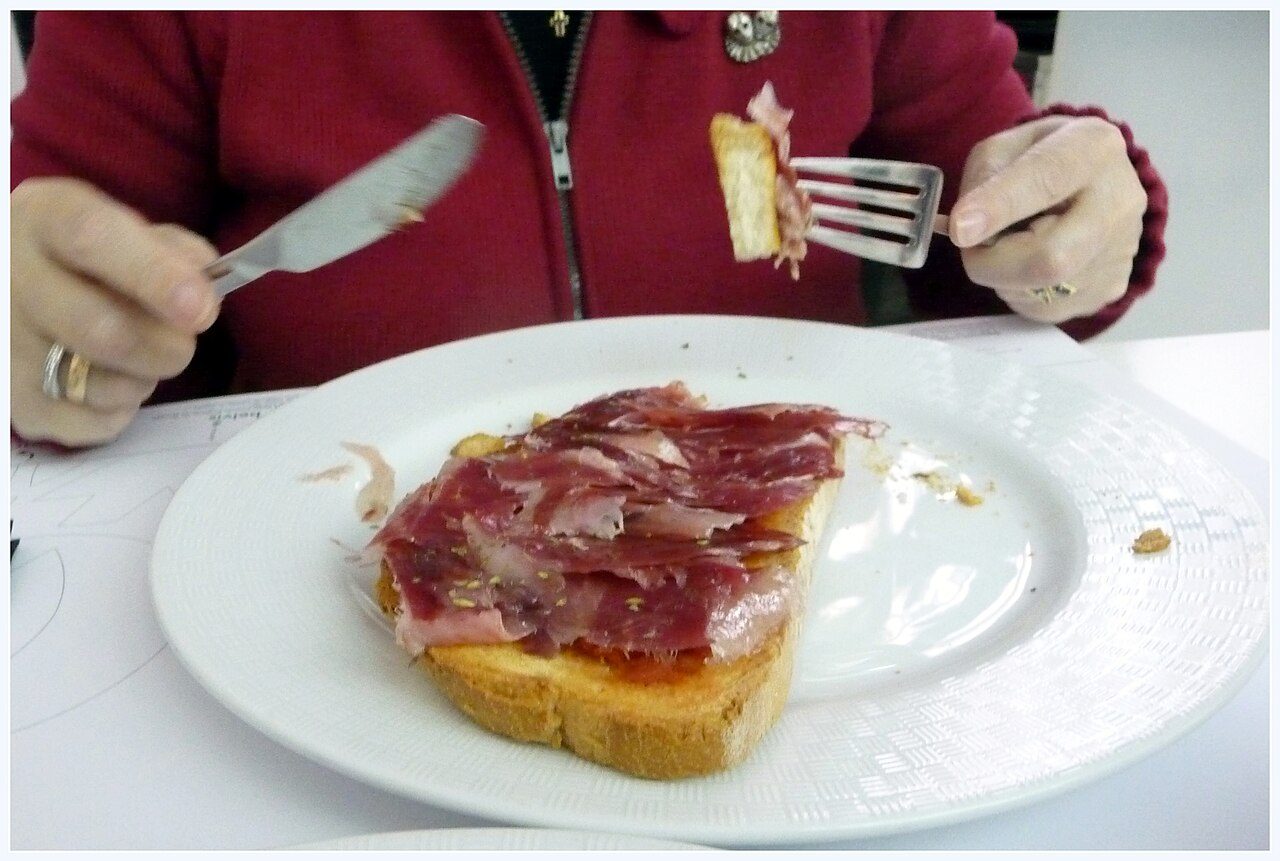 Embutidos curados de la sierra, sabor imprescindible de la provincia de Salamanca.