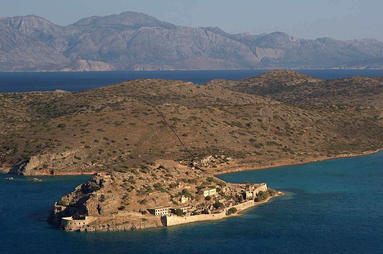 La isla fortificada de Spinalonga, una excursión imperdible en Creta