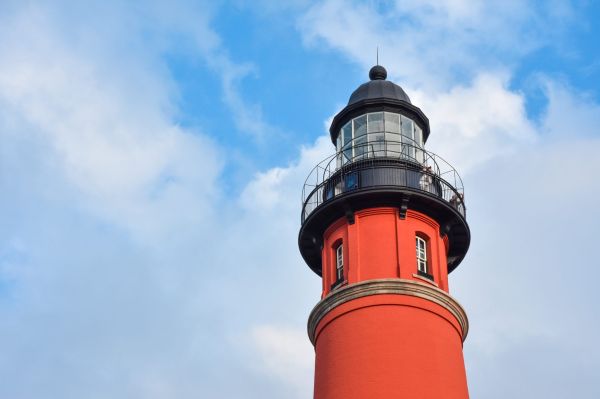 El faro rayado, uno de los lugares más fotogénicos que ver en San Agustín