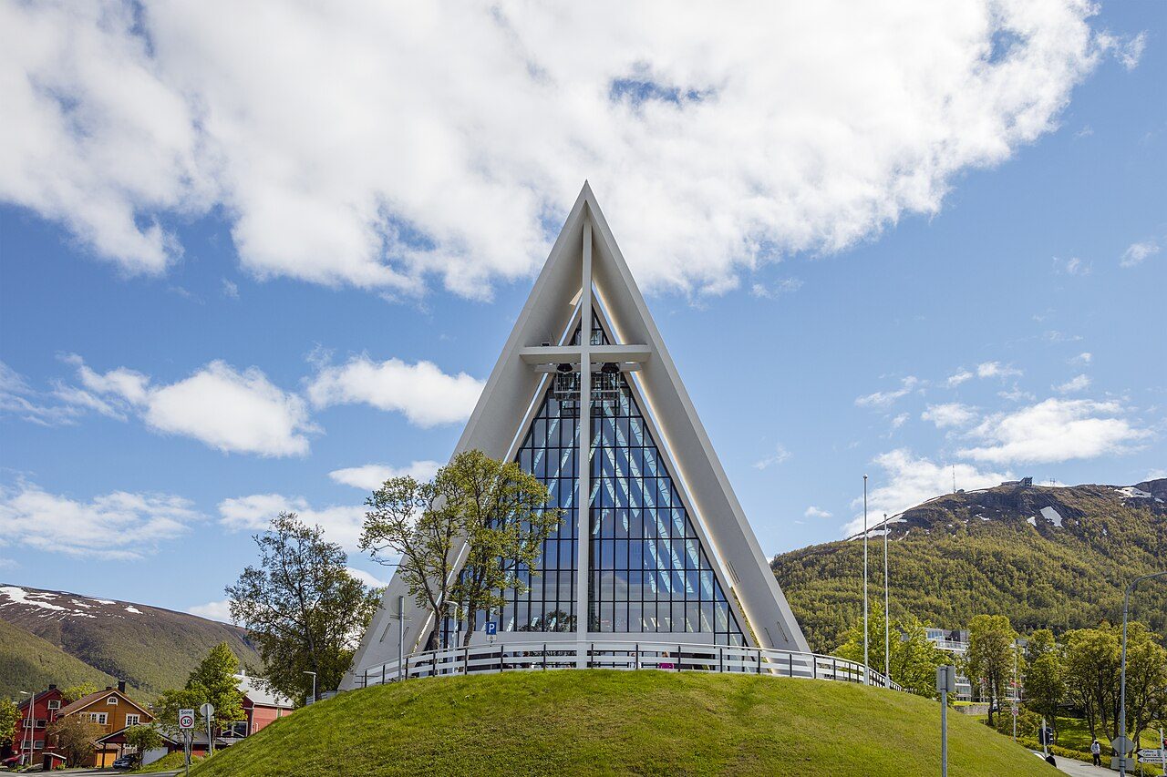 La Catedral del Ártico, uno de los grandes iconos que ver en Tromso