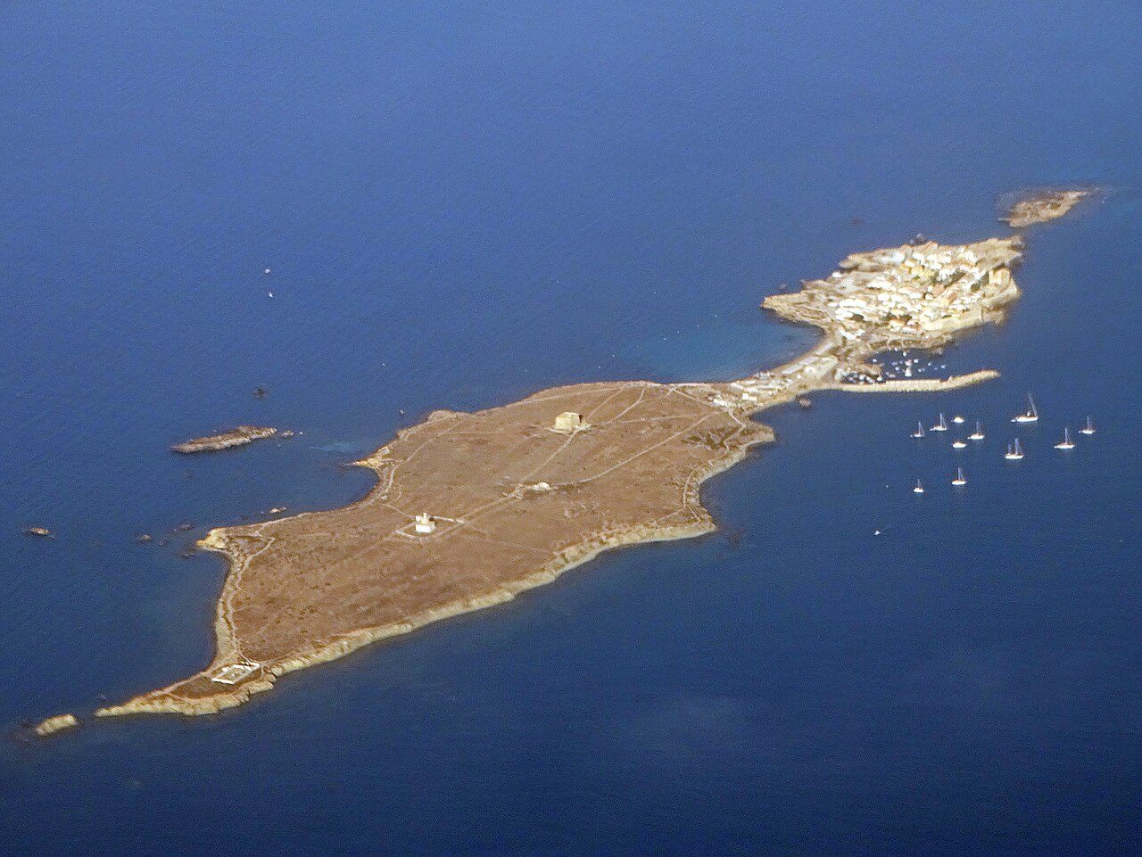 La isla de Tabarca, uno de los imprescindibles que ver en la provincia de Alicante