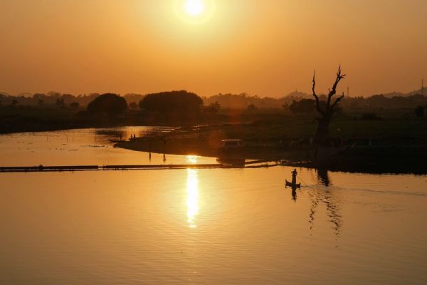 El puente U Bein al atardecer, la excursión estrella cerca de Mandalay