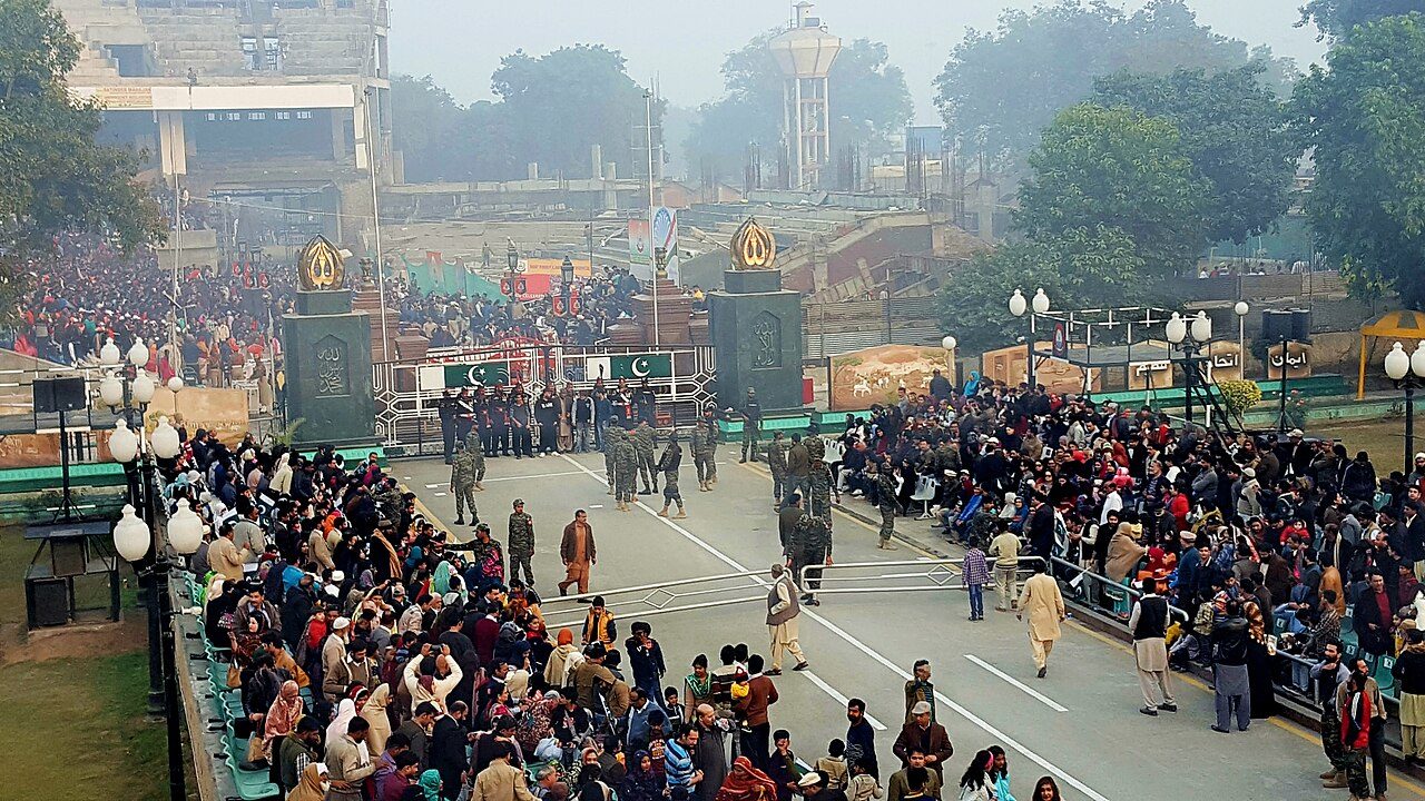 La ceremonia de la frontera de Wagah, una de las excursiones más populares que ver cerca de Amritsar