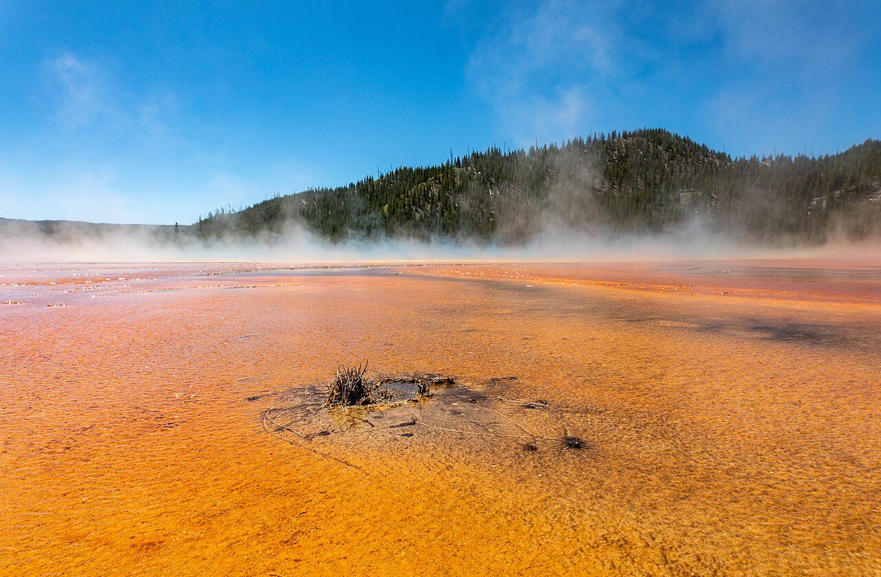 Las fuentes termales de Yellowstone, la excursión estrella para quien visita Salt Lake City