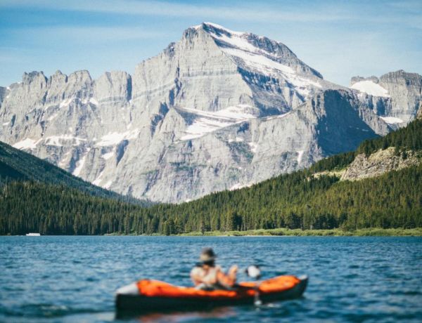 Recorrer en kayak las calas es una de las mejores cosas que hacer en Almuñécar
