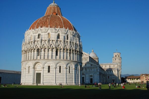 Excursiones de un día en Livorno: la Torre Inclinada de Pisa, parada estrella de la Toscana