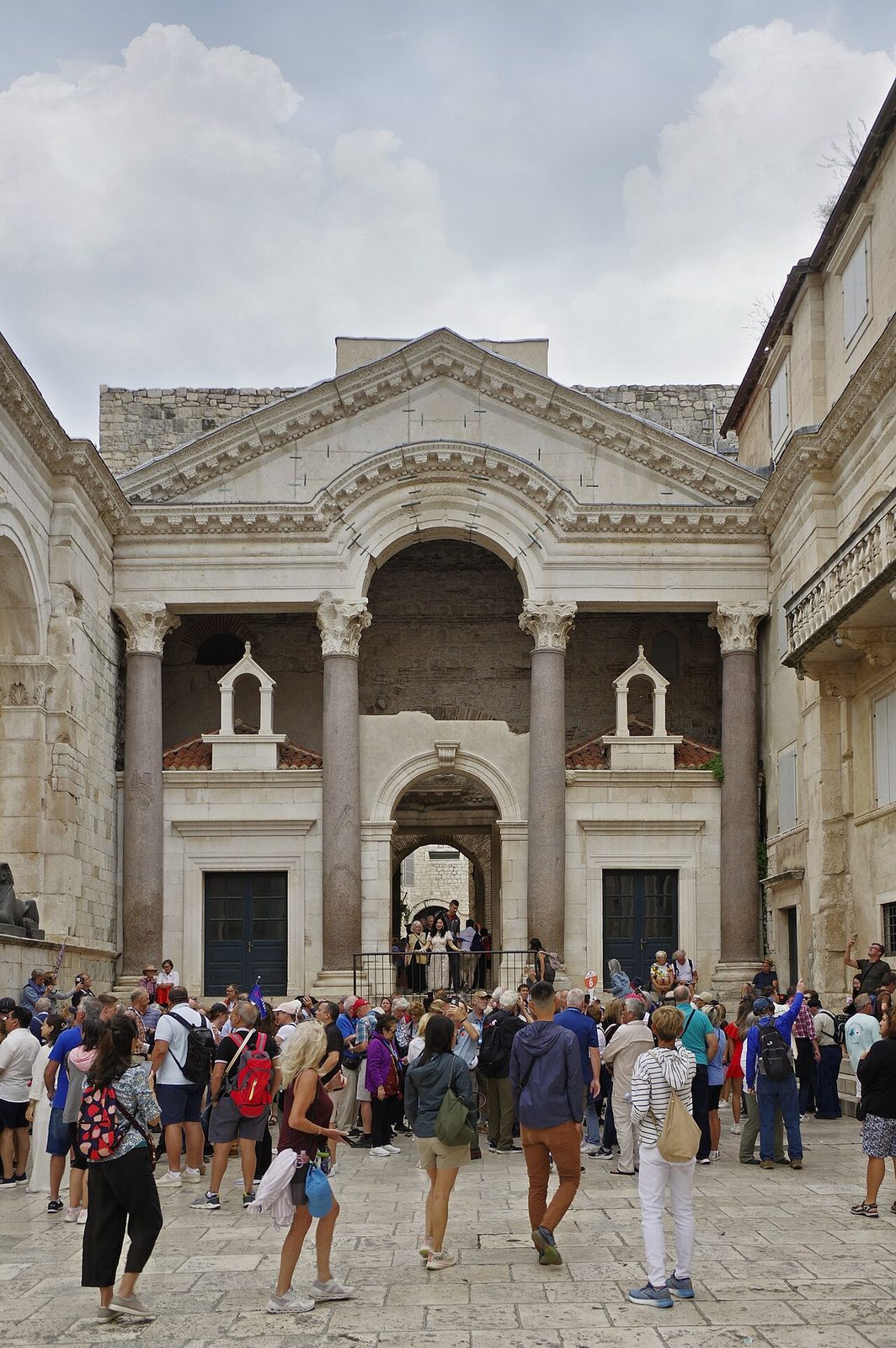 El Peristilo, el epicentro del Palacio de Diocleciano y visita imprescindible en Split