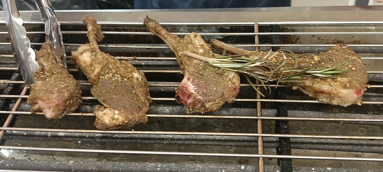 Las chuletillas de cordero, un clásico de la mesa en Guadarrama