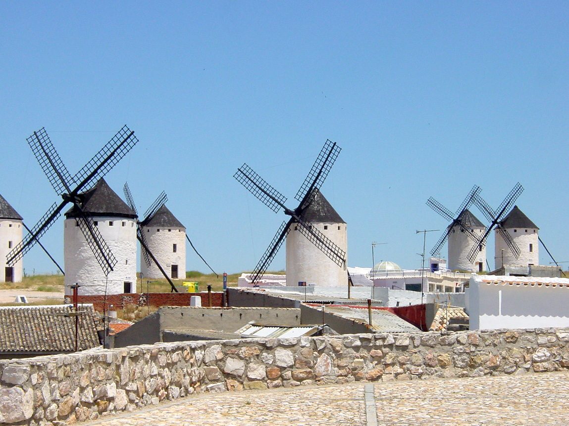 Los molinos de viento manchegos, imagen icónica de qué ver en la provincia de Ciudad Real