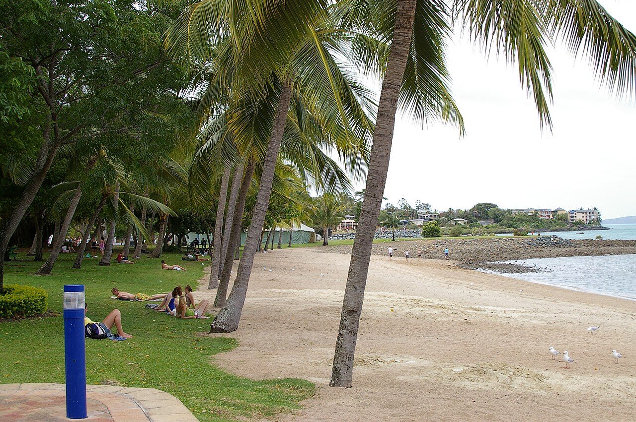 Vistas de la costa de Airlie Beach, puerta de entrada a las Whitsundays