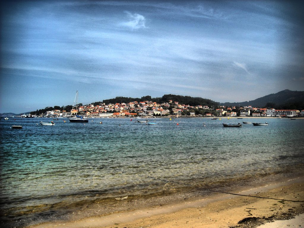 Qué ver en Aldán: su ría resguardada, uno de los rincones más tranquilos de las Rías Baixas.