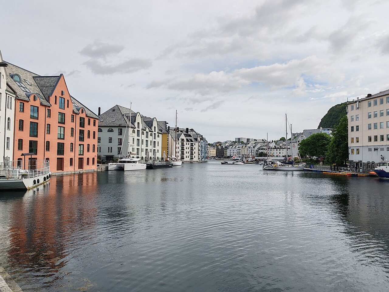 El canal Ålesundet, uno de los imprescindibles que ver en Ålesund