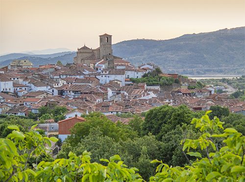 Panorámica del Valle del Ambroz desde el mirador de Hervás