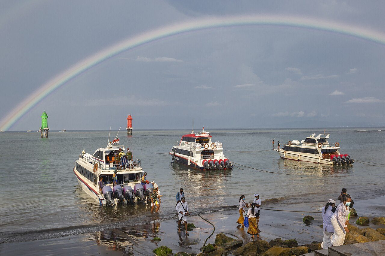 Traslados en Bali en lancha rápida rumbo a Nusa Penida desde Sanur