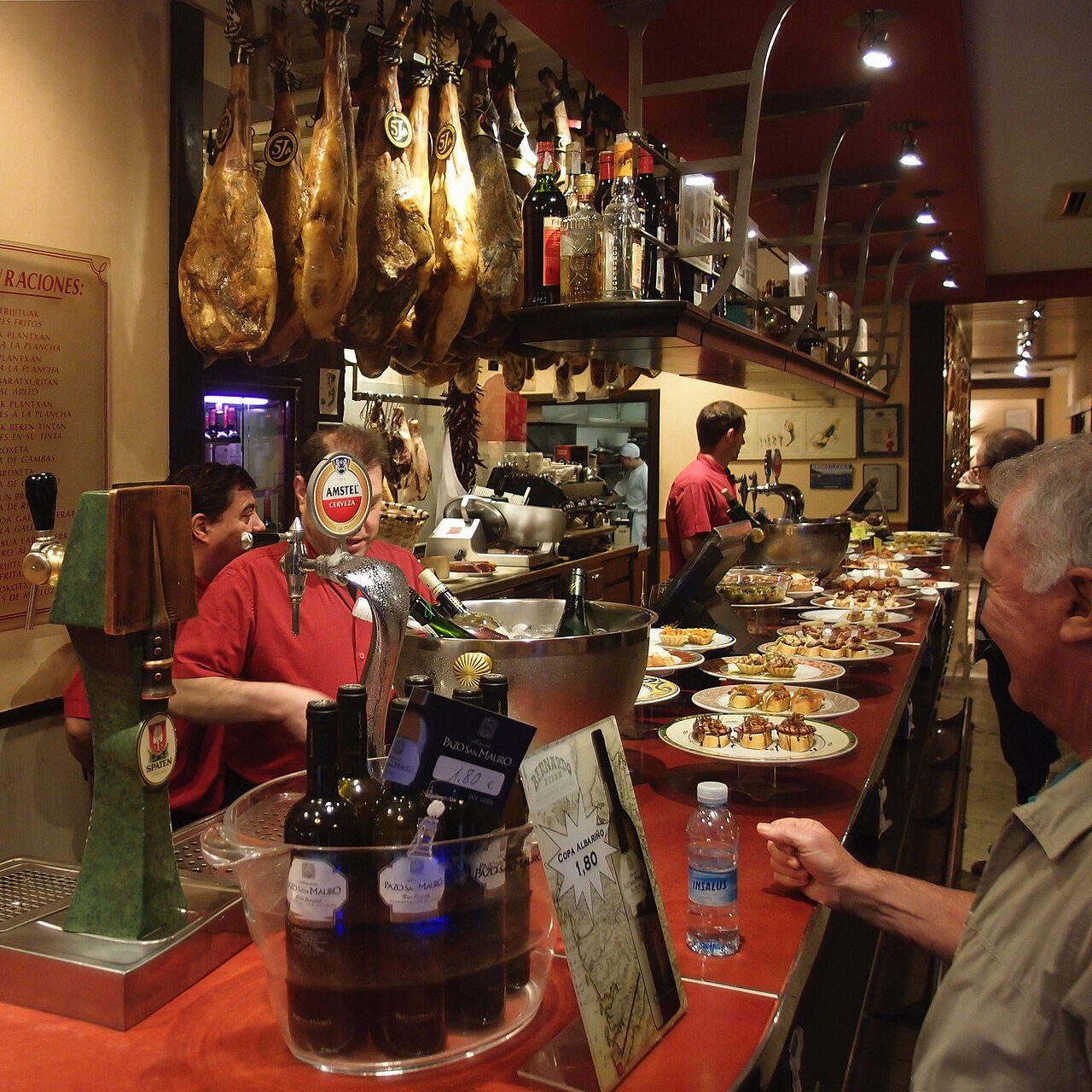 Los pintxos, imprescindibles a la hora de comer en Hondarribia
