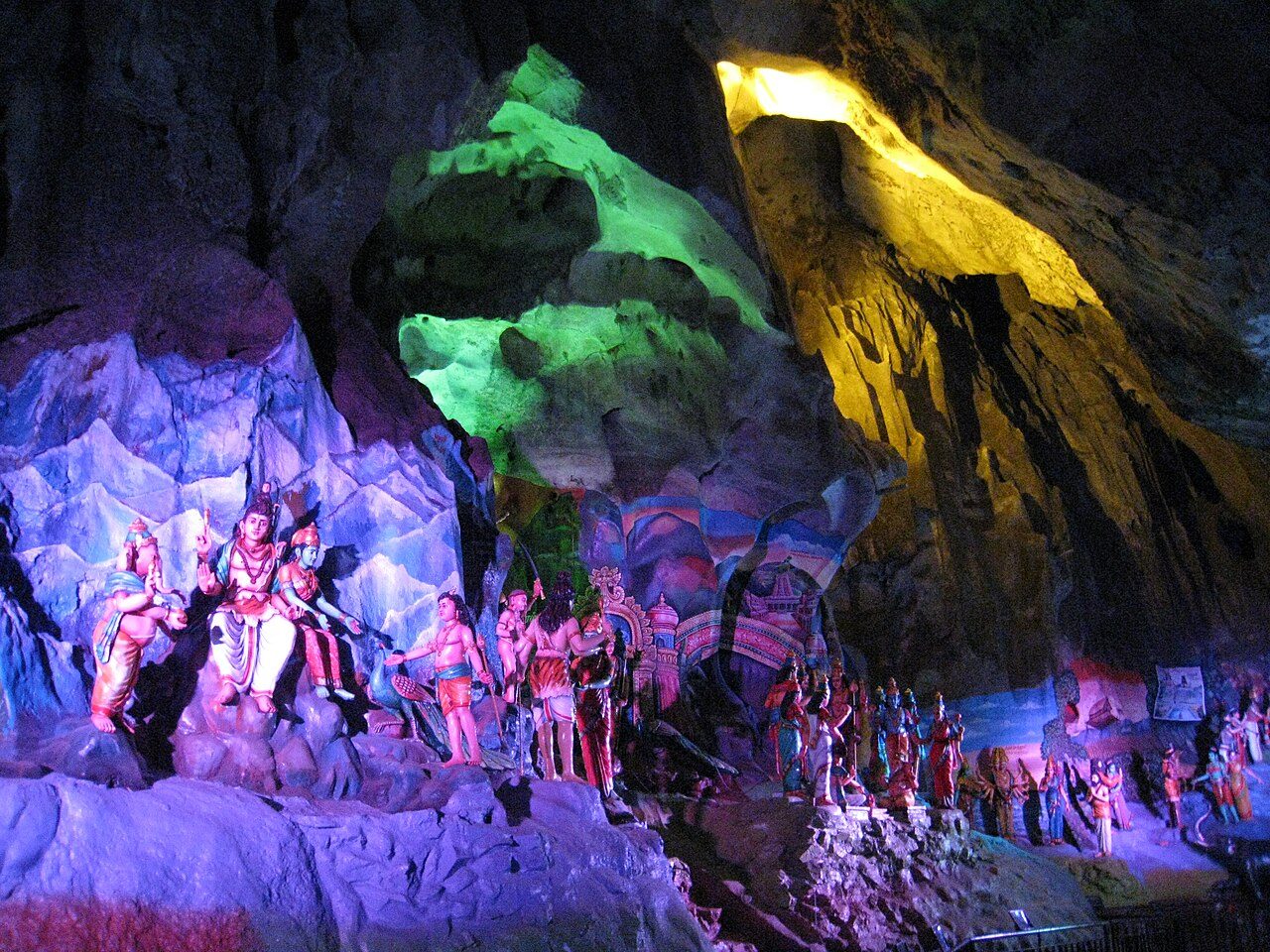 Las escaleras de colores de las Cuevas Batu, excursión imprescindible cerca de Kuala Lumpur