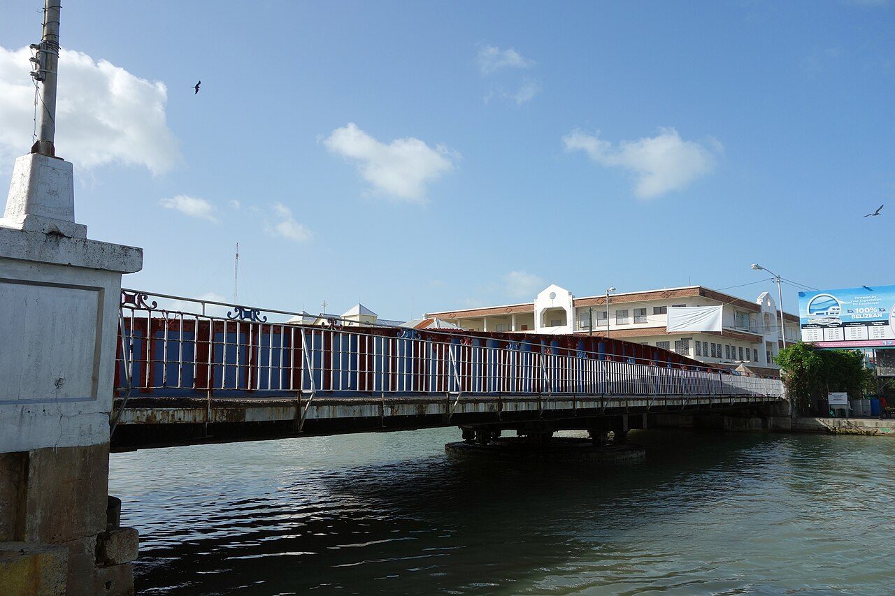 El Swing Bridge, uno de los rincones más fotografiados de Ciudad de Belice