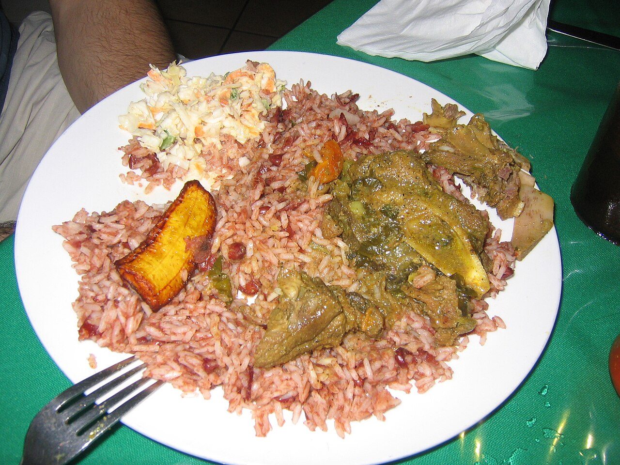 La cocina criolla es parte esencial de qué ver y probar en Ciudad de Belice