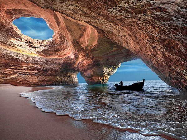 Cruceros y barcos en Portimao rumbo a la famosa cueva de Benagil