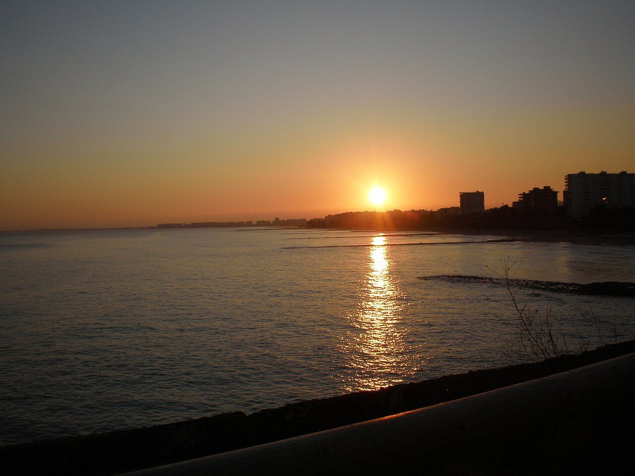 El paseo marítimo, punto de partida para descubrir qué ver en Benicàssim