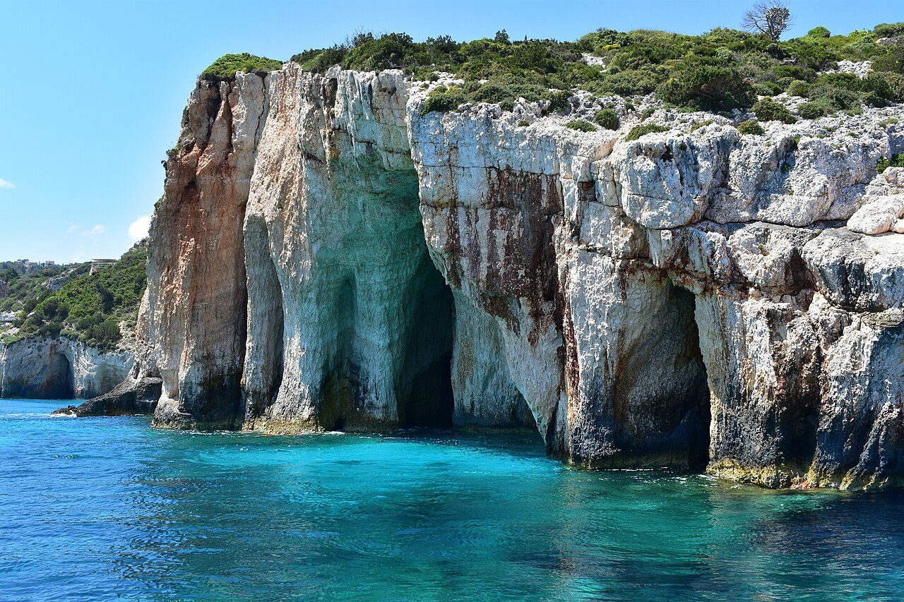 Las Cuevas Azules, uno de los planes estrella que hacer en Zante