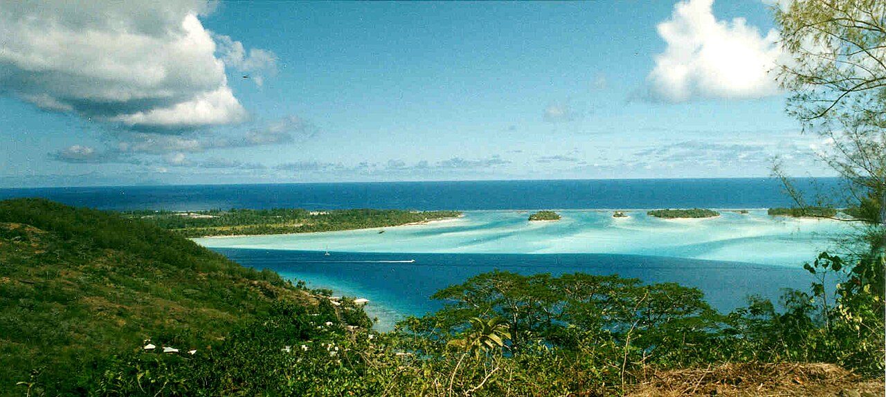 Ver Bora Bora desde el helicóptero revela toda la belleza de la laguna