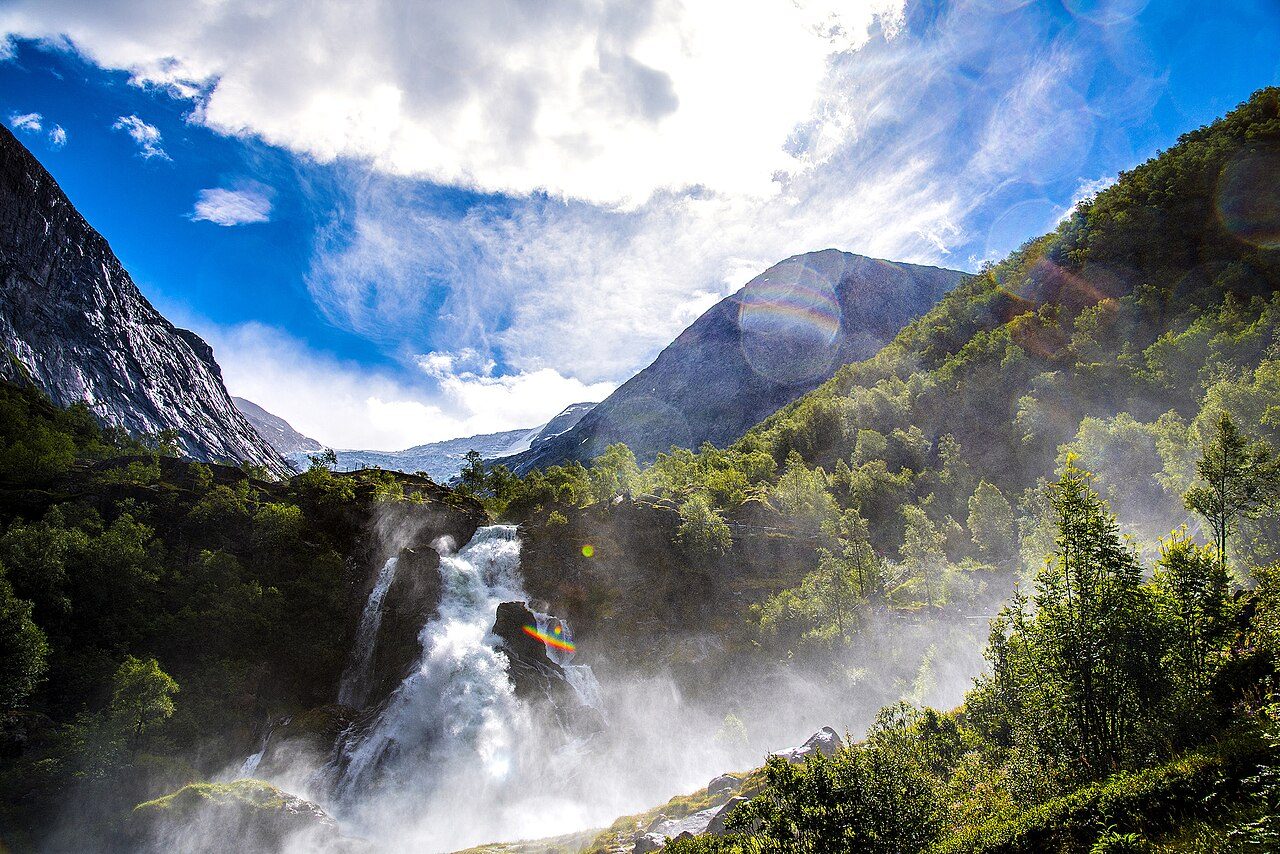 El glaciar Briksdal, la excursión imprescindible de qué ver en Nordfjordeid