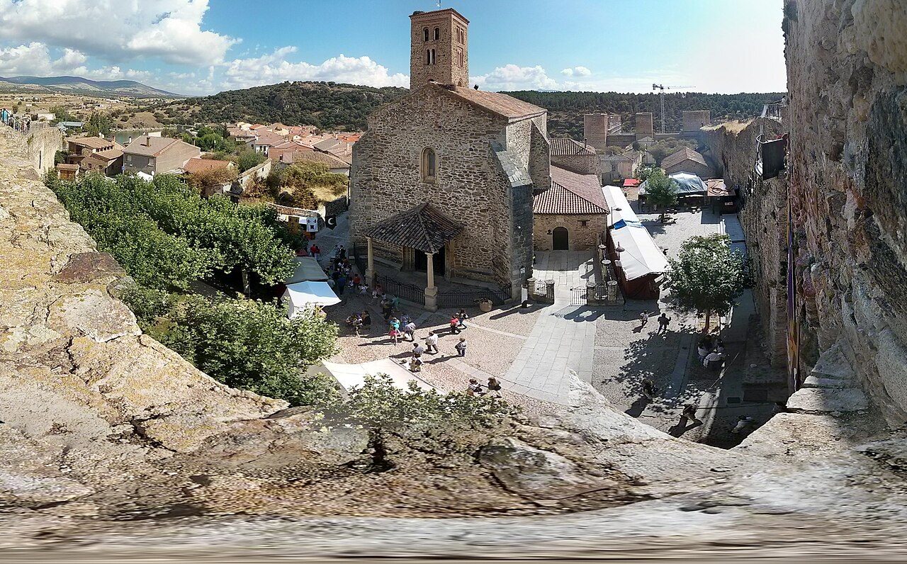 La muralla medieval, lo primero que hay que ver en Buitrago del Lozoya