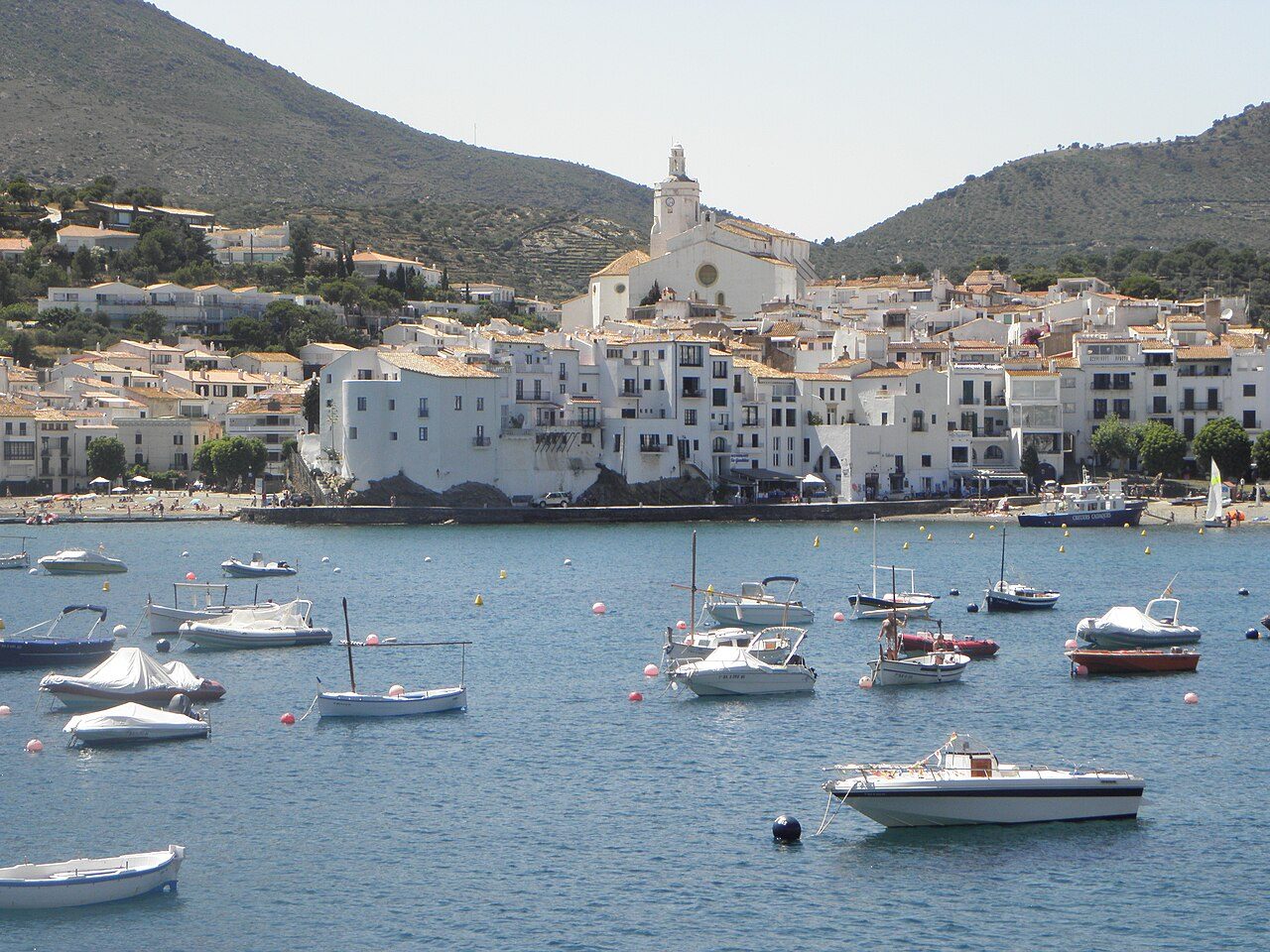 Cadaqués, uno de los destinos estrella de las excursiones de un día en Gerona