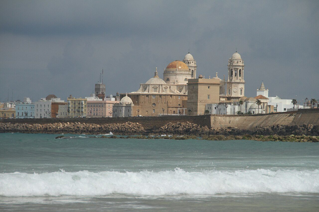 Panorámica del casco antiguo, primer paso para saber qué ver en Cádiz