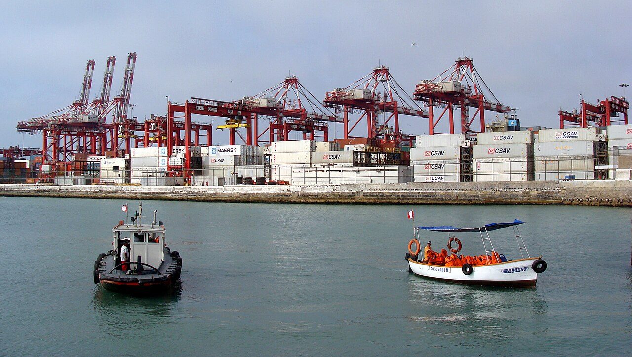 Vista del puerto del Callao, el más importante del Pacífico en Sudamérica