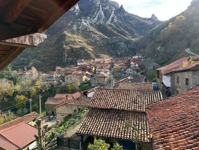 Excursiones desde Selaya por los pueblos de los Valles Pasiegos