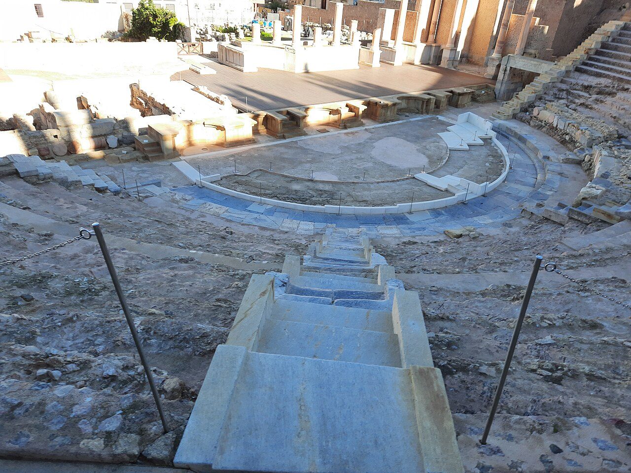 Tours y visitas guiadas en Cartagena junto al Teatro Romano